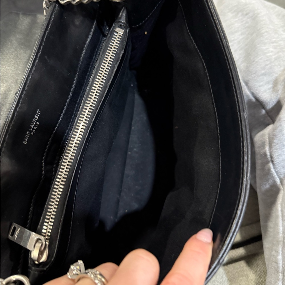 Saint Laurent Medium Loulou Matelassé Leather Shoulder Bag - Picture 11 of 16